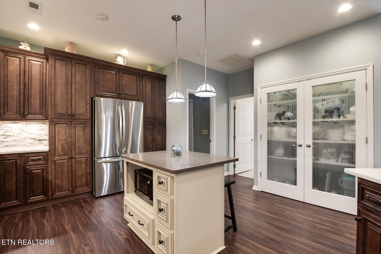 Loudon, Tennessee 37774, United States, 3 Bedrooms Bedrooms, ,3 BathroomsBathrooms,Residential,Active,84736