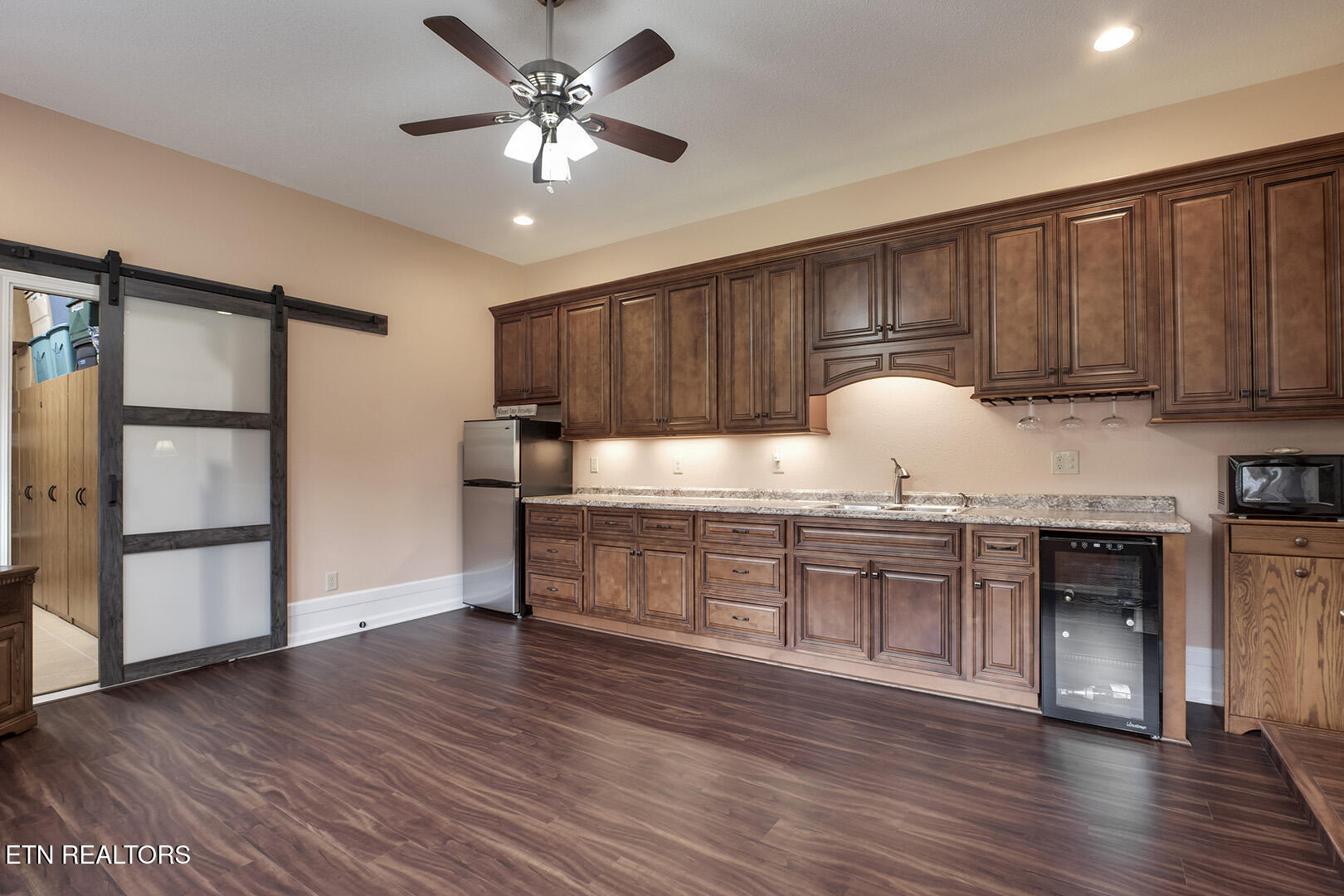 Loudon, Tennessee 37774, United States, 3 Bedrooms Bedrooms, ,3 BathroomsBathrooms,Residential,Active,84736