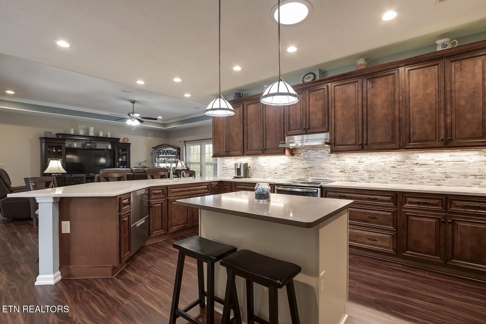 Loudon, Tennessee 37774, United States, 3 Bedrooms Bedrooms, ,3 BathroomsBathrooms,Residential,Active,84736