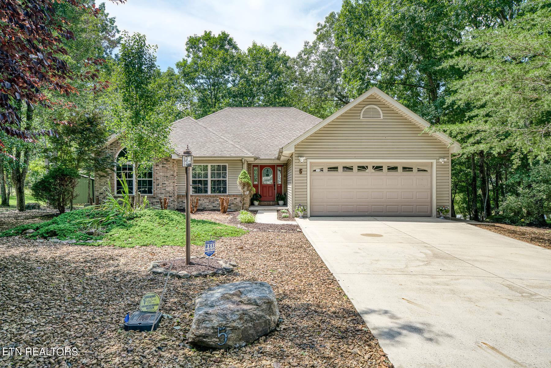 View Crossville, TN 38572 house