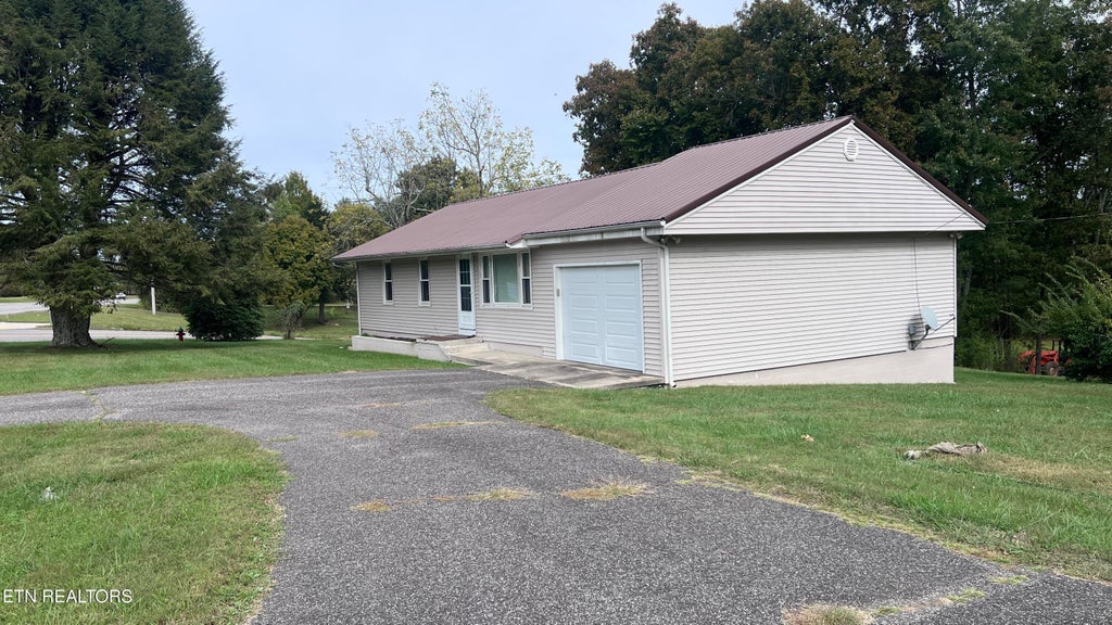 Photo of 2721 Lantana Rd, Crossville, TN 38572 (MLS # 1359494)