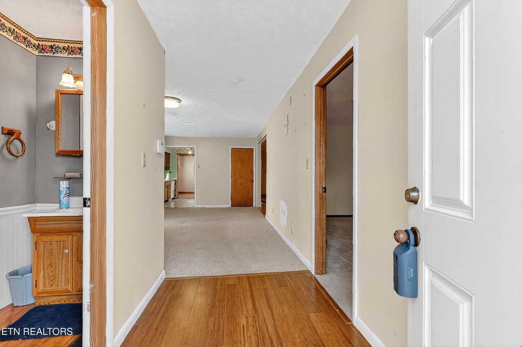 Photo of 1480 Poplar Creek Rd, Oliver Springs, TN 37840 (MLS # 1321357)