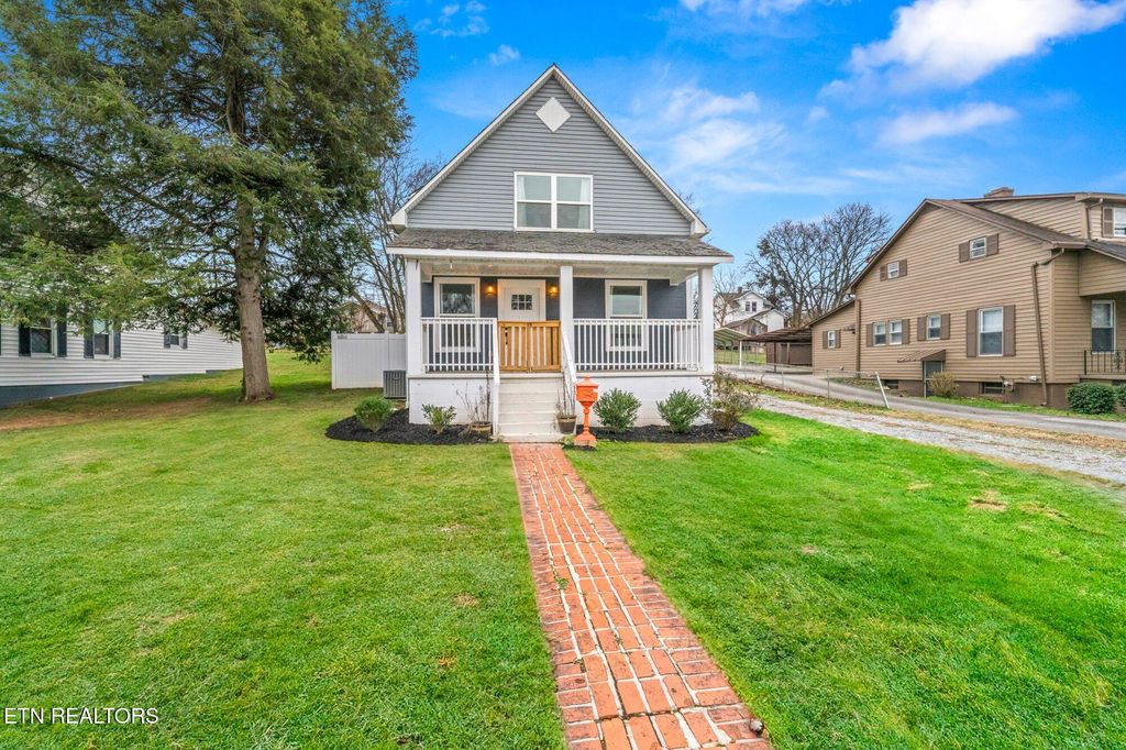 Photo of 323 Telford St, Alcoa, TN 37701 (MLS # 1285299)