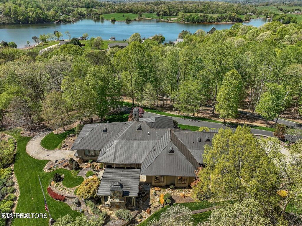 Photo of 4209 Lake Meadow Way, Louisville, TN 37777 (MLS # 1322440)