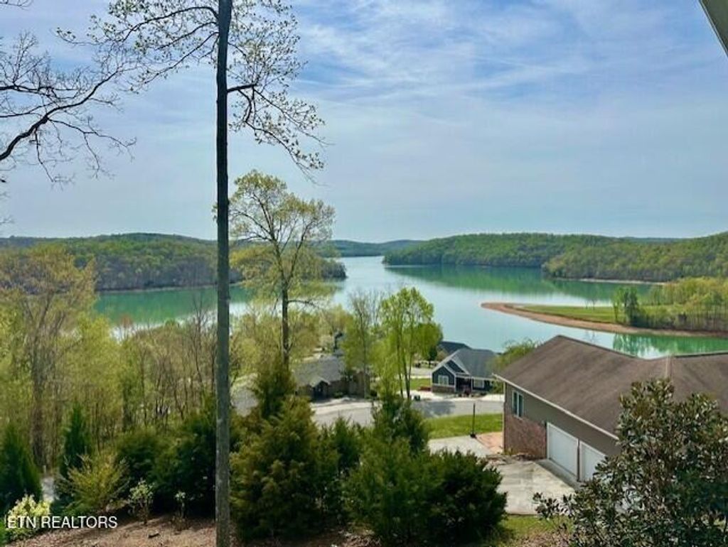 Photo of 148 Smokeys Point, LaFollette, TN 37766 (MLS # 1335912)
