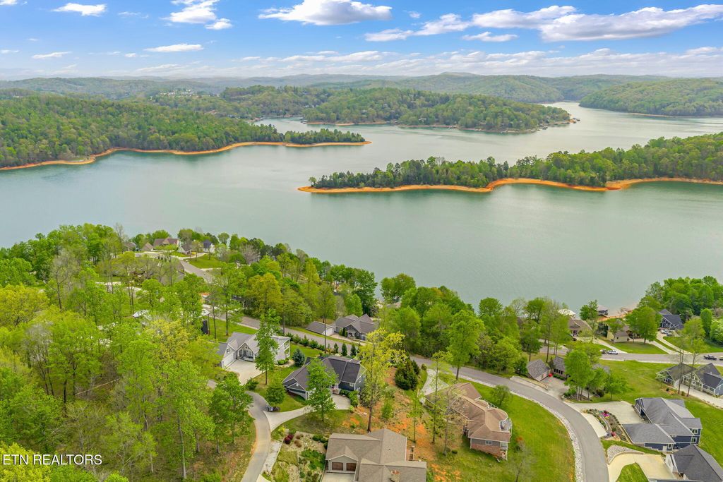 Photo of 148 Smokeys Point, LaFollette, TN 37766 (MLS # 1335912)