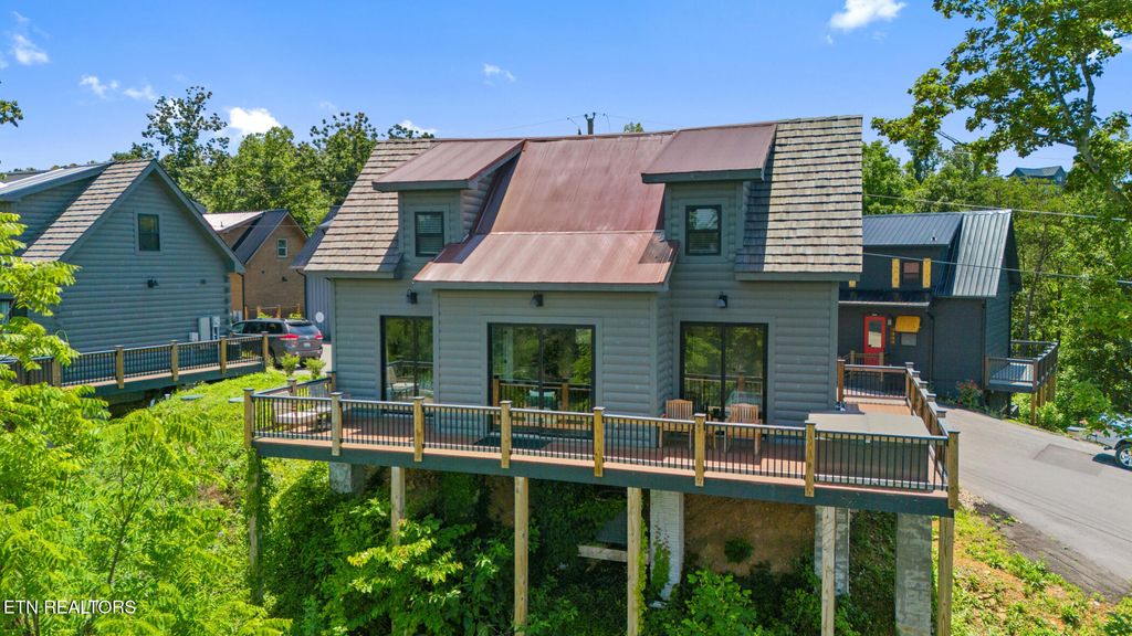 Photo of 1371 Lake Haven Way, Sevierville, TN 37876 (MLS # 1305943)