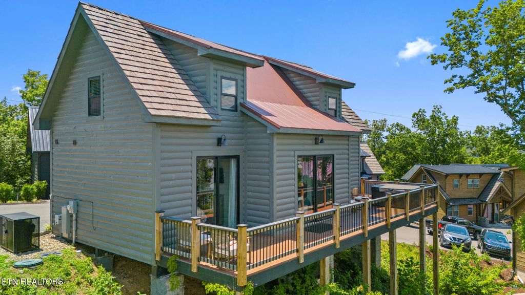 Photo of 1371 Lake Haven Way, Sevierville, TN 37876 (MLS # 1305943)