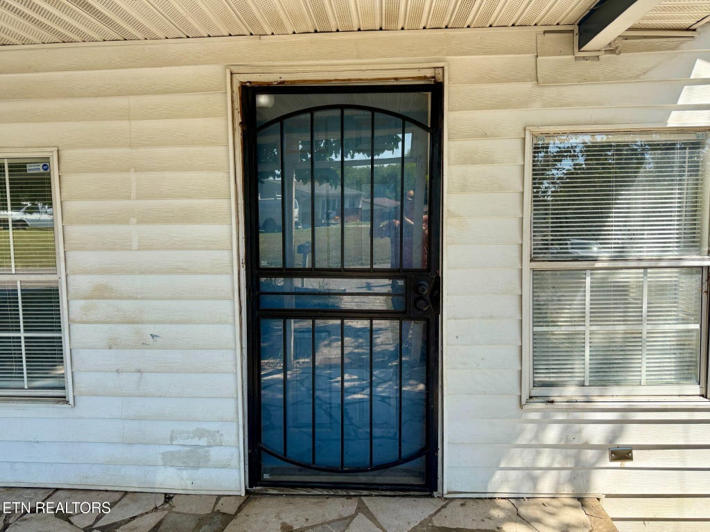 Photo of 120 Pickering St, Knoxville, TN 37914 (MLS # 1355602)