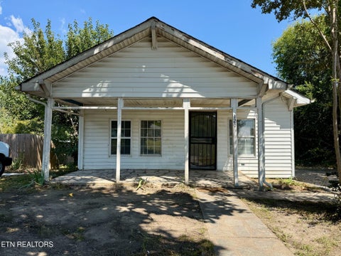 Photo of 120 Pickering St, Knoxville, TN 37914 (MLS # 1355602)