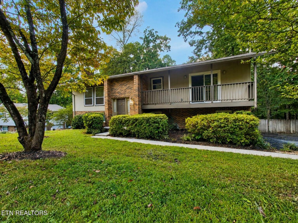 Photo of 18 Moore Lane, Oak Ridge, TN 37830 (MLS # 1354206)