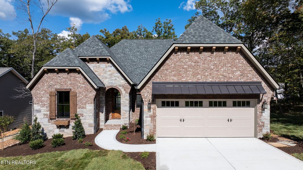 Photo of 14 Bent Oak Lane Lane, Crossville, TN 38558 (MLS # 1317538)