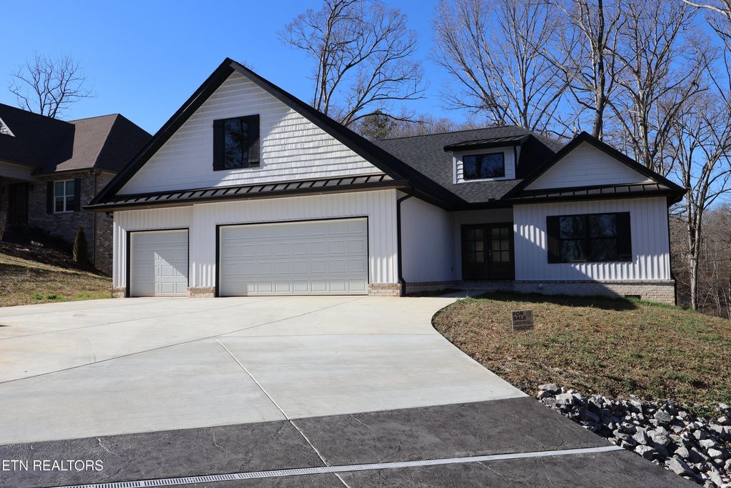Photo of 301 Seminole Trace, Loudon, TN 37774 (MLS # 1294176)