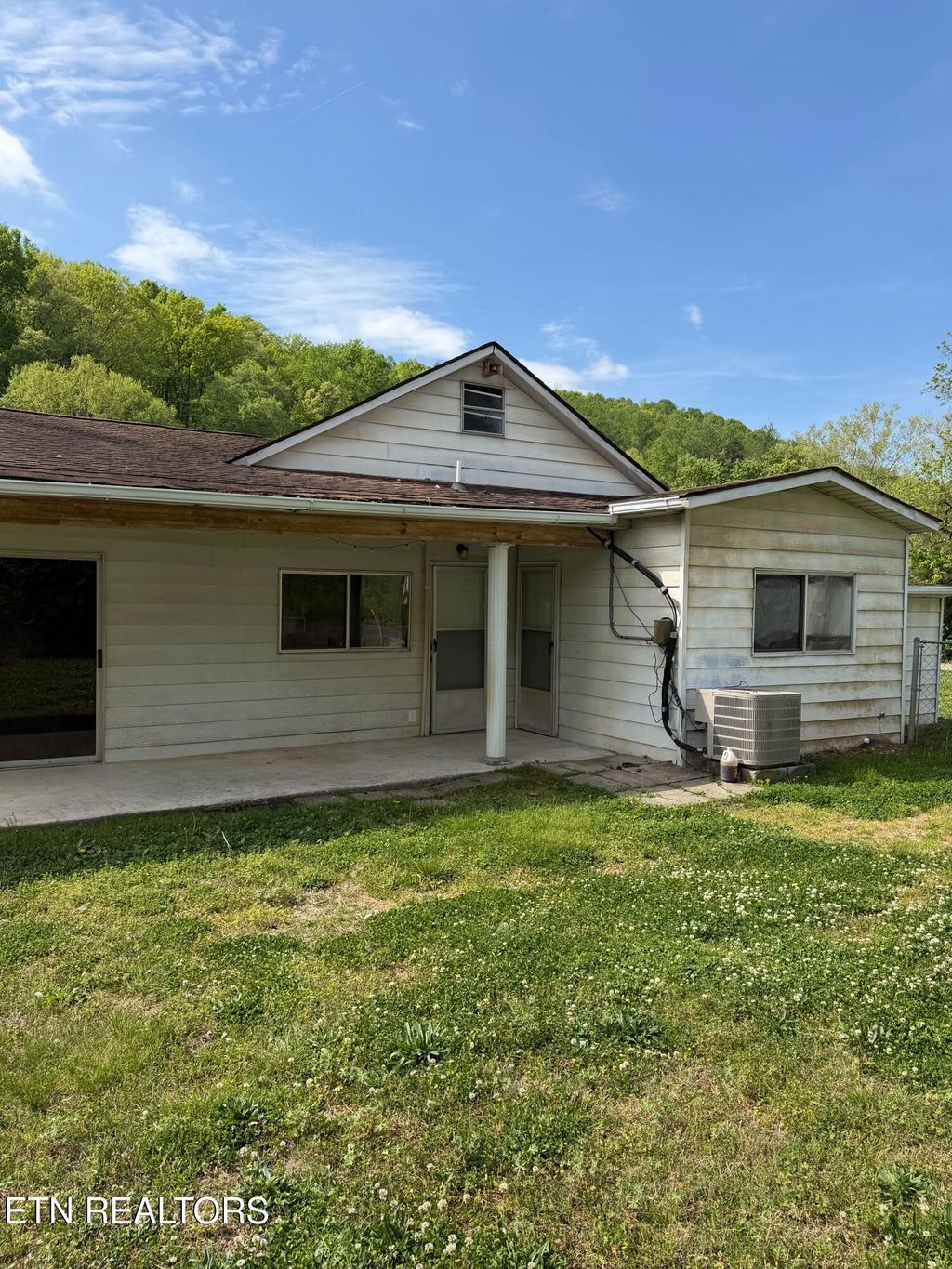 Photo of 543 Keylon Drive, Harriman, TN 37748 (MLS # 1336872)