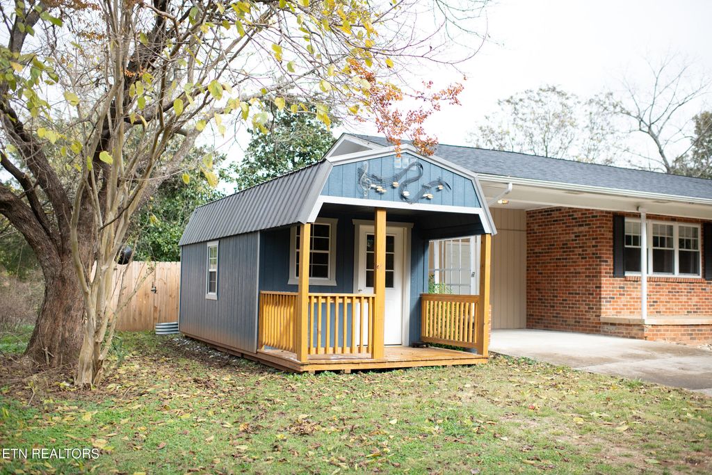 Photo of 131 Helms Drive, Madisonville, TN 37354 (MLS # 1321737)