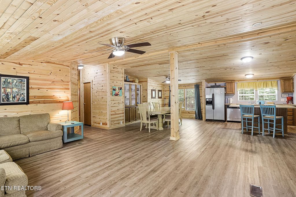Photo of 9418 Petros Hwy, Oliver Springs, TN 37840 (MLS # 1297833)
