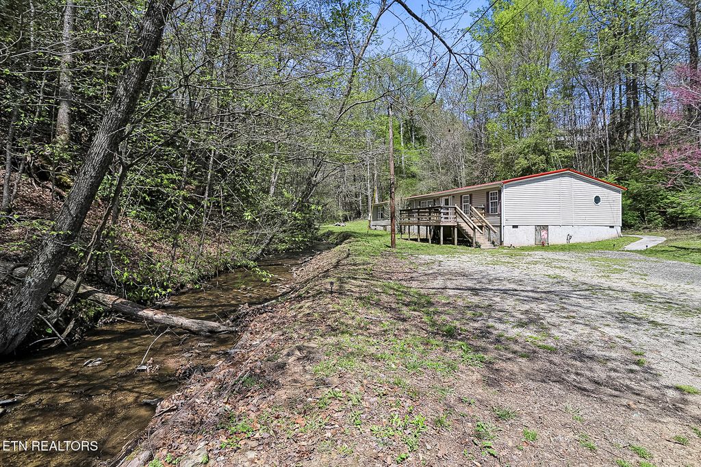 Photo of 9418 Petros Hwy, Oliver Springs, TN 37840 (MLS # 1297833)