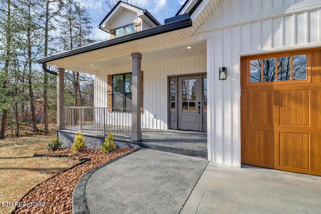 Photo of 232 Westchester Drive, Crossville, TN 38558 (MLS # 1322943)