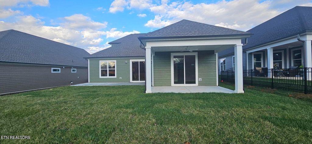 Photo of 173 Honeysuckle Drive, Lenoir City, TN 37771 (MLS # 1339202)