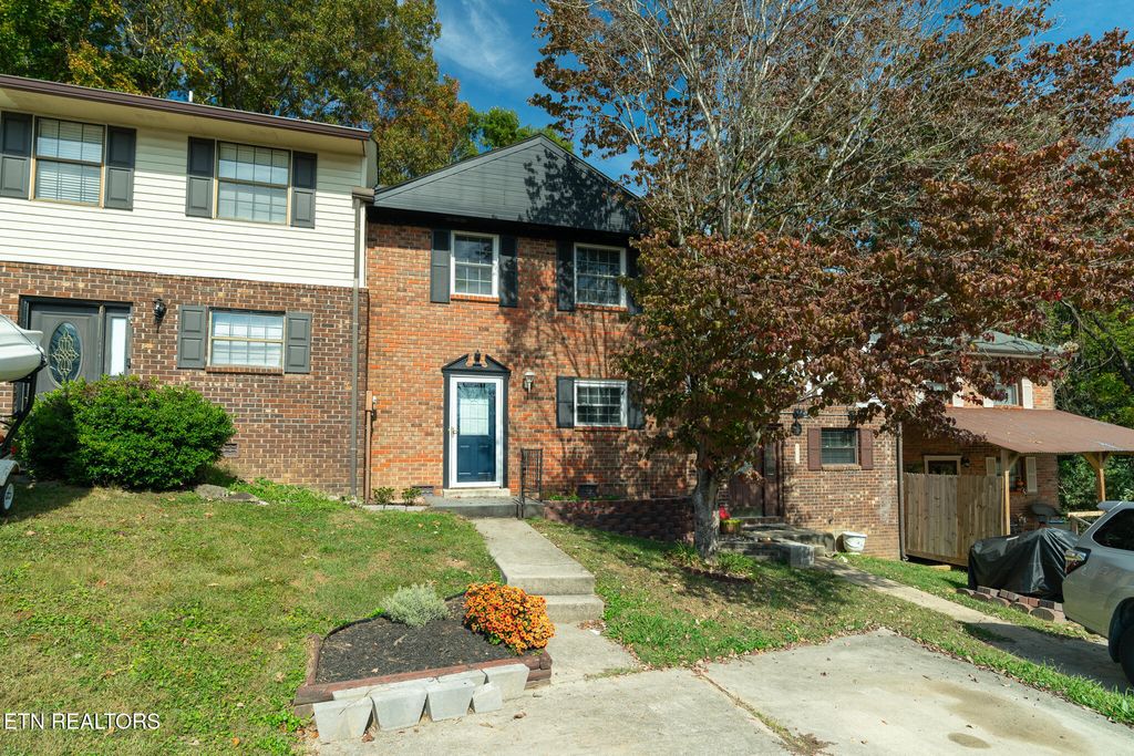 Photo of 227 Farmington Tr, Kingston, TN 37763 (MLS # 1320230)