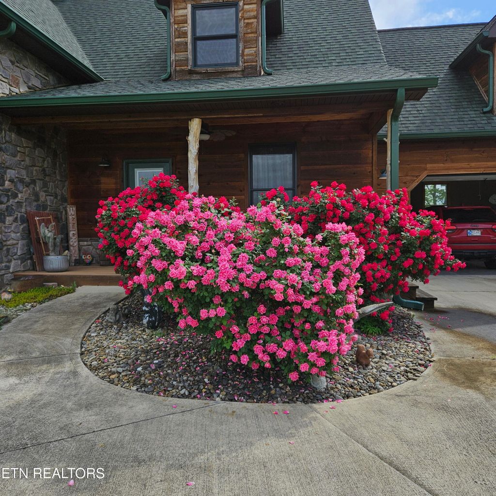 Photo of 2760 Forest Ridge Rd, Dandridge, TN 37725 (MLS # 1289298)