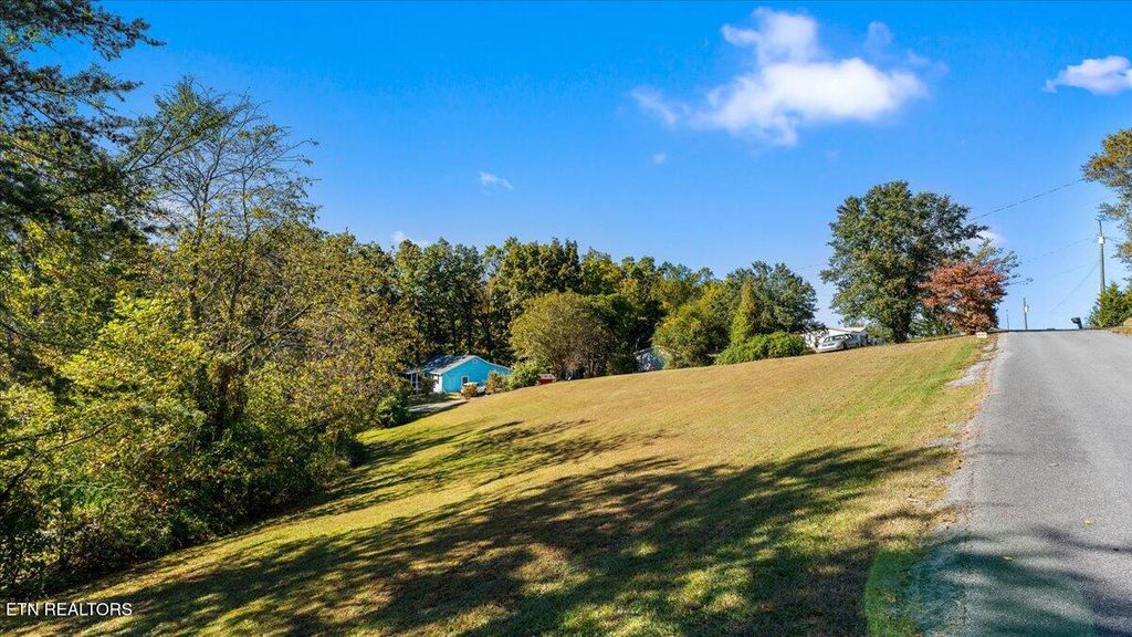Photo of 9 Meadowlark Cove Rd, Sevierville, TN 37876 (MLS # 1319278)