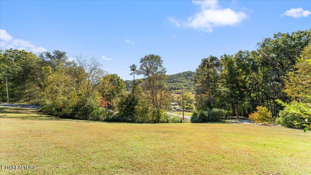 Photo of 9 Meadowlark Cove Rd, Sevierville, TN 37876 (MLS # 1319278)