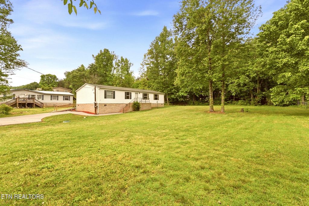 Photo of 133 Cutters Lane, Clinton, TN 37716 (MLS # 1339733)