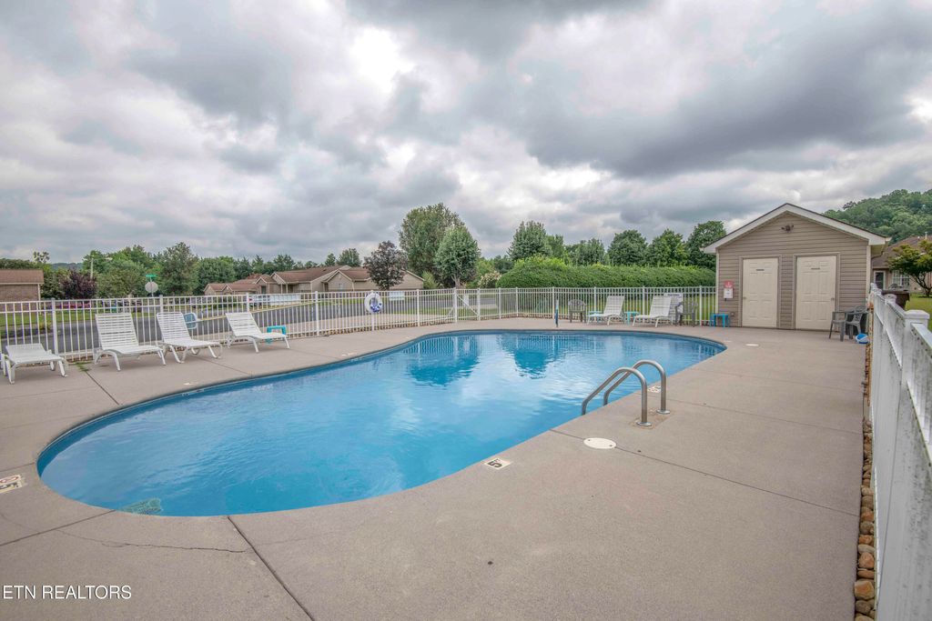 Photo of 9919 Tinsmith Way, Knoxville, TN 37931 (MLS # 1323182)