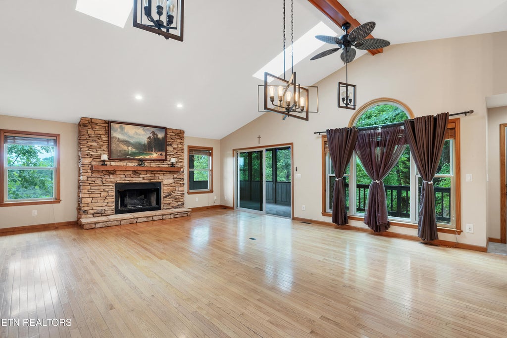 Photo of 620 Hawk View Drive, Townsend, TN 37882 (MLS # 1344669)
