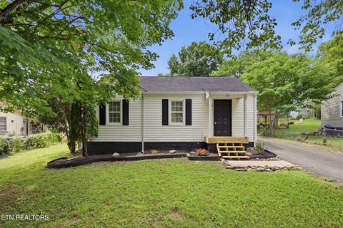 Photo of 2511 Greenfield Lane, Knoxville, TN 37917 (MLS # 1345687)