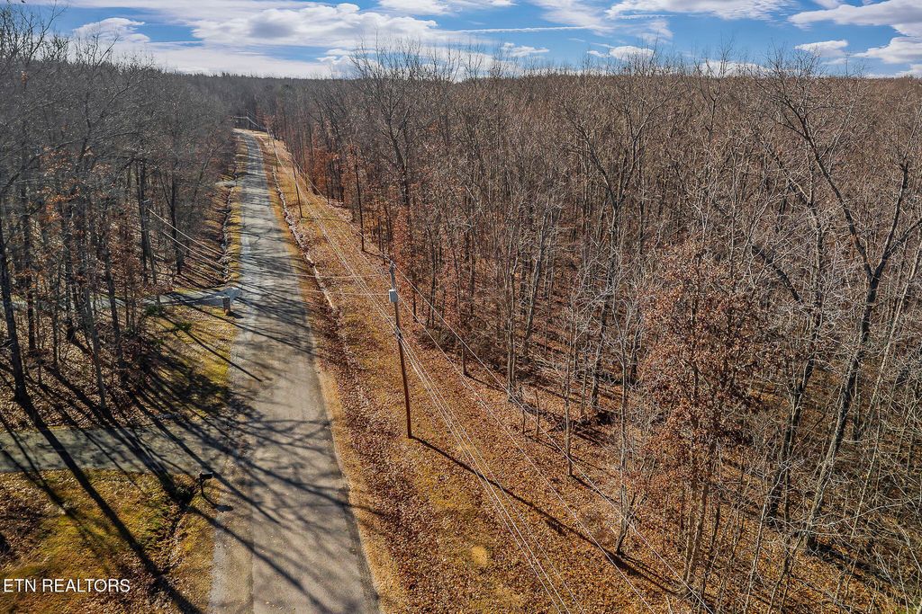 Photo of 4 E Overlook Rd, Monterey, TN 38574 (MLS # 1324849)