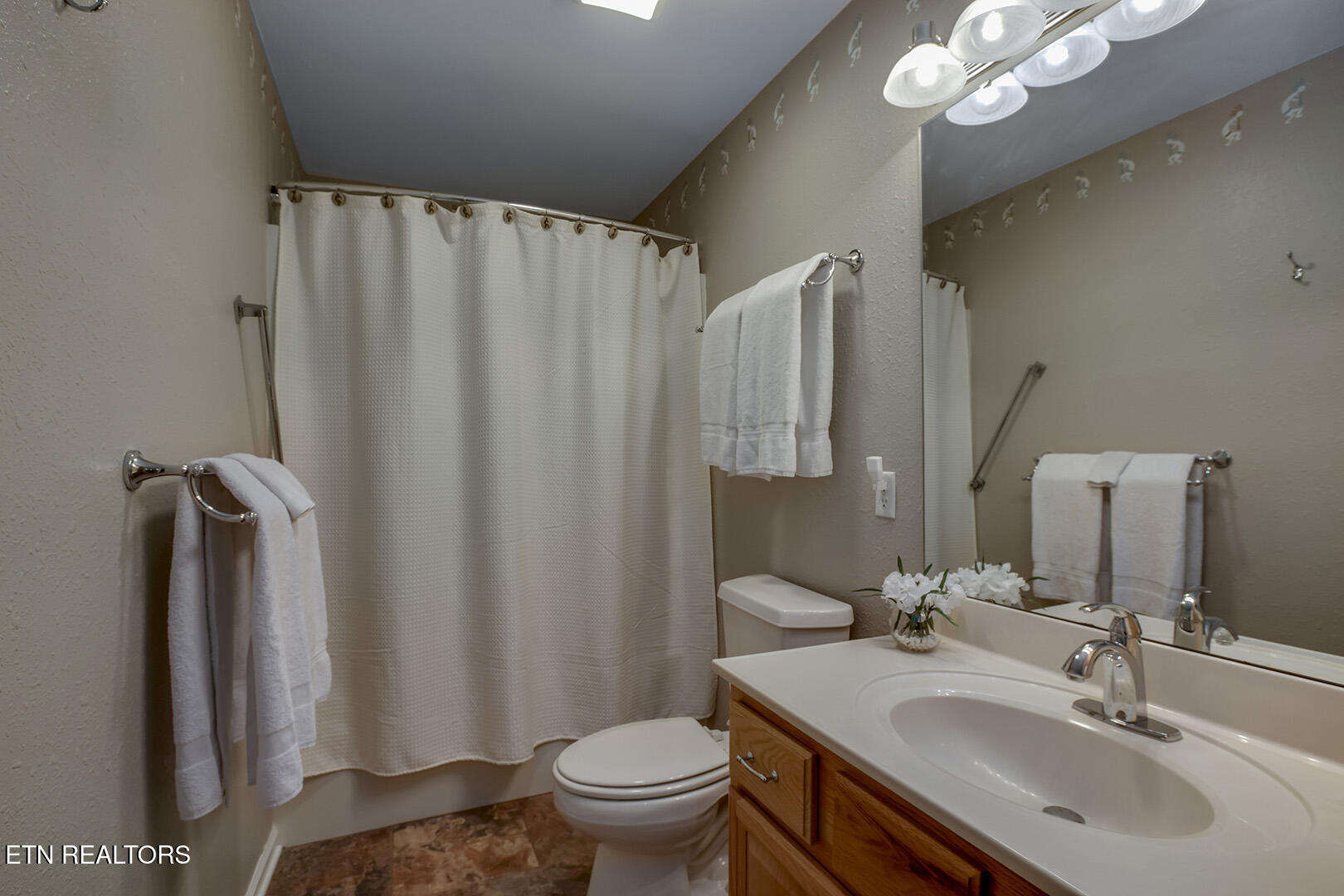 Loudon, Tennessee 37774, United States, 3 Bedrooms Bedrooms, ,3 BathroomsBathrooms,Residential,Active,130894