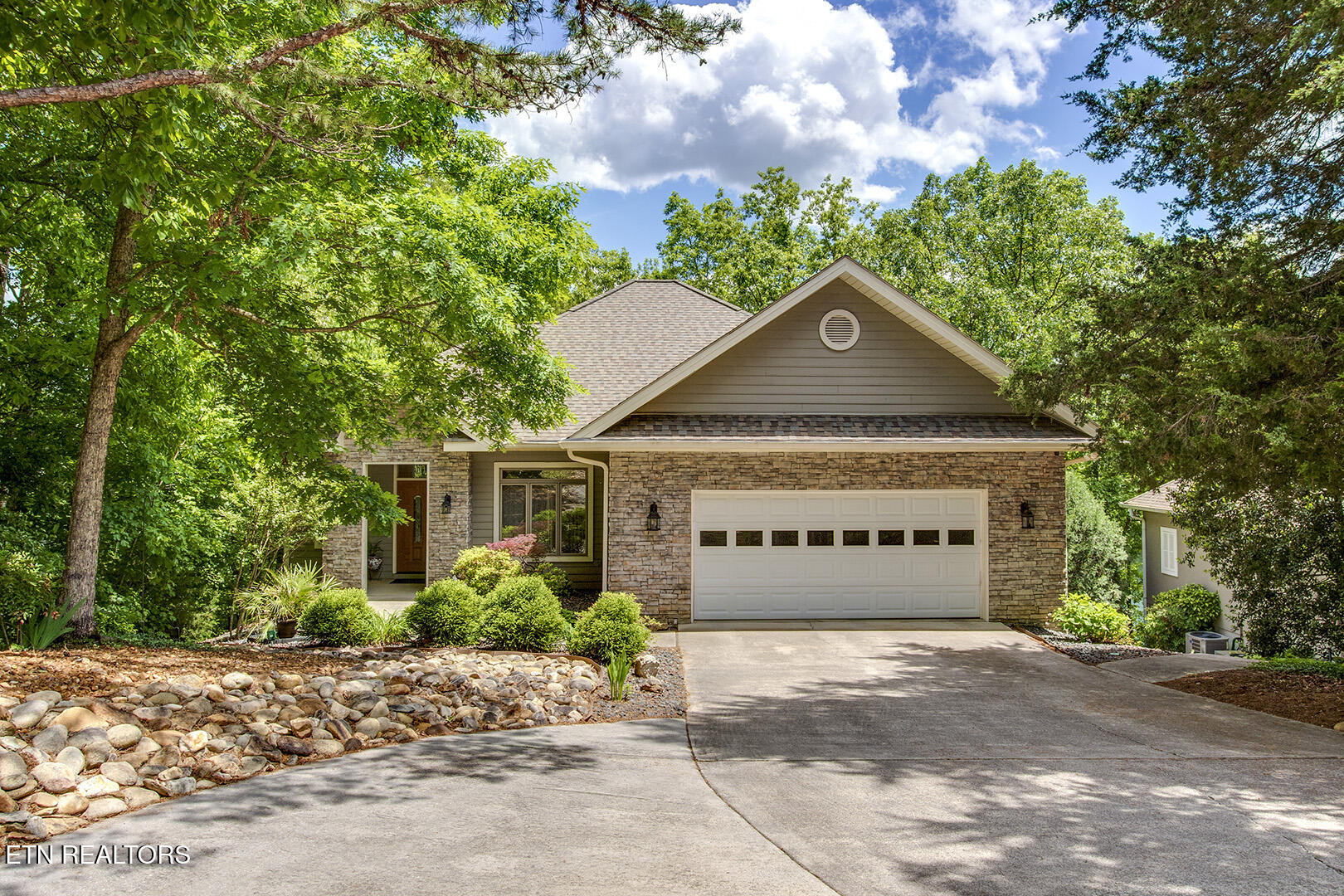 Loudon, Tennessee 37774, United States, 3 Bedrooms Bedrooms, ,3 BathroomsBathrooms,Residential,Active,130894