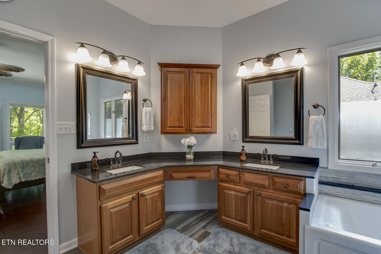 Loudon, Tennessee 37774, United States, 3 Bedrooms Bedrooms, ,3 BathroomsBathrooms,Residential,Active,130894