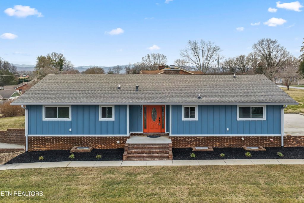 Photo of 2572 Sevierville Rd Rd, Maryville, TN 37804 (MLS # 1328155)