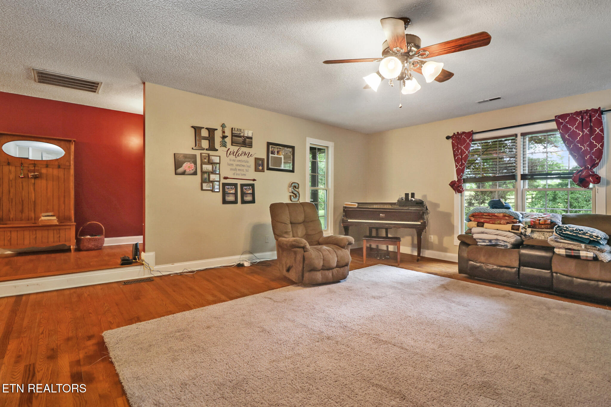 1541 Clear Creek Rd
