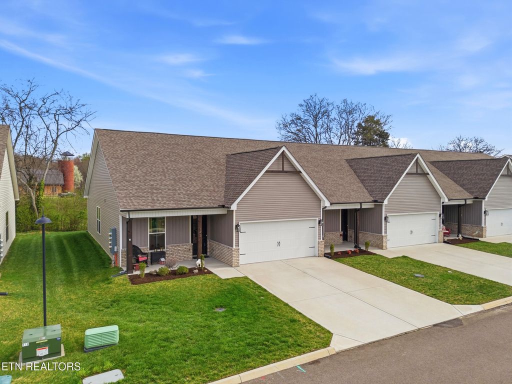 Photo of 143 Elise Way, Lenoir City, TN 37771 (MLS # 1331967)