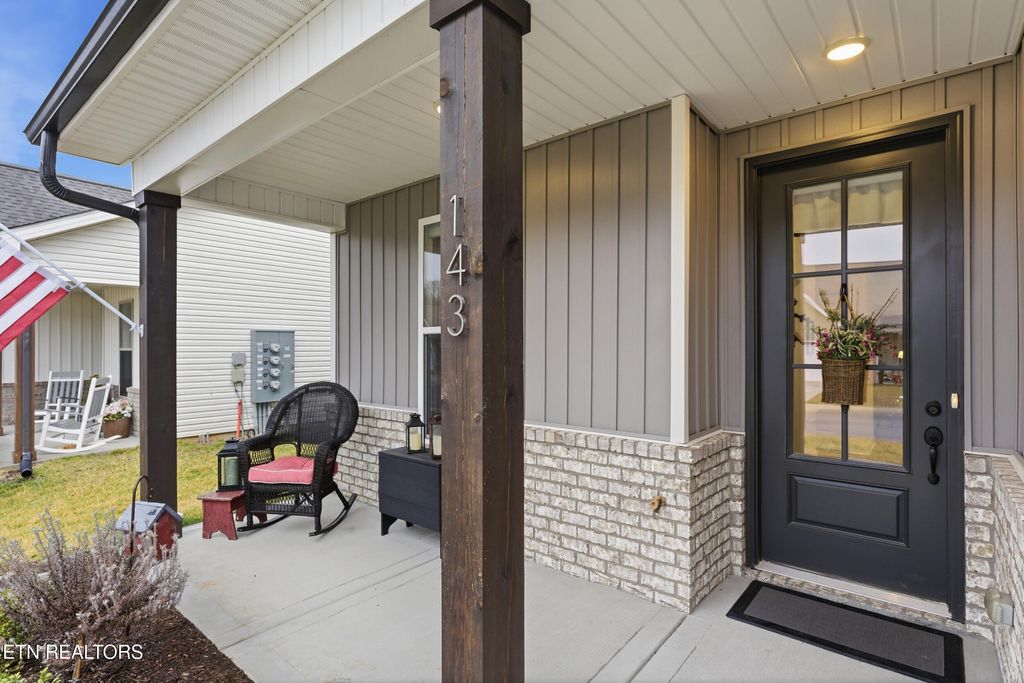 Photo of 143 Elise Way, Lenoir City, TN 37771 (MLS # 1331967)