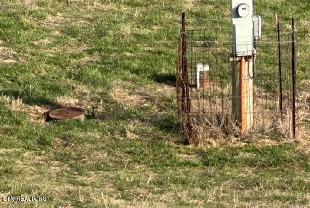 Photo of 933 Frog Level Rd, Harrogate, TN 37752 (MLS # 1326656)