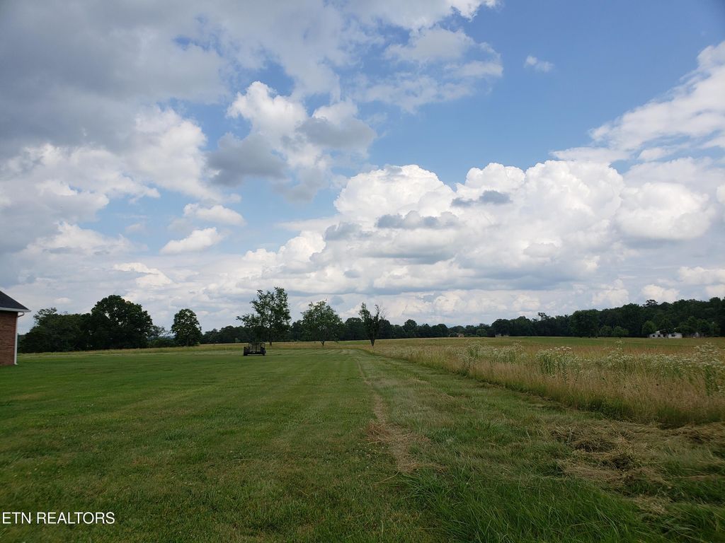 Photo of 000 Tucker Place Way, Dandridge, TN 37725 (MLS # 1320180)