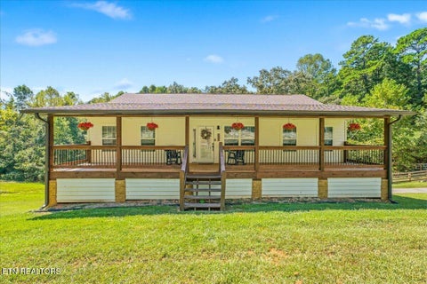 Photo of 123 Cove Springs Drive, Dandridge, TN 37725 (MLS # 1355768)