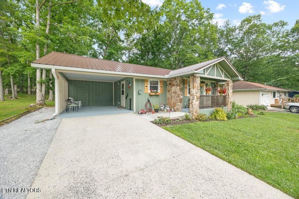 Photo of 137 Jasper Drive, Crossville, TN 38558 (MLS # 1331708)