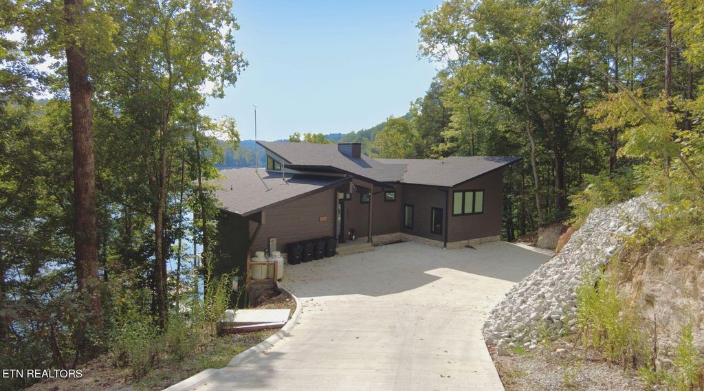 Photo of 143 Hidden Lane, LaFollette, TN 37766 (MLS # 1315489)