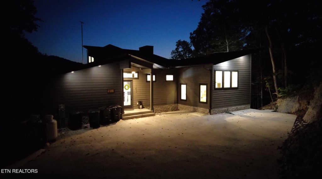 Photo of 143 Hidden Lane, LaFollette, TN 37766 (MLS # 1315489)