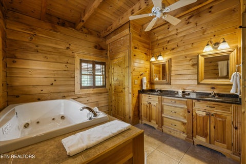 Tiny photo for 430 Sugar Cove Way, Newport, TN 37821 (MLS # 1357347)