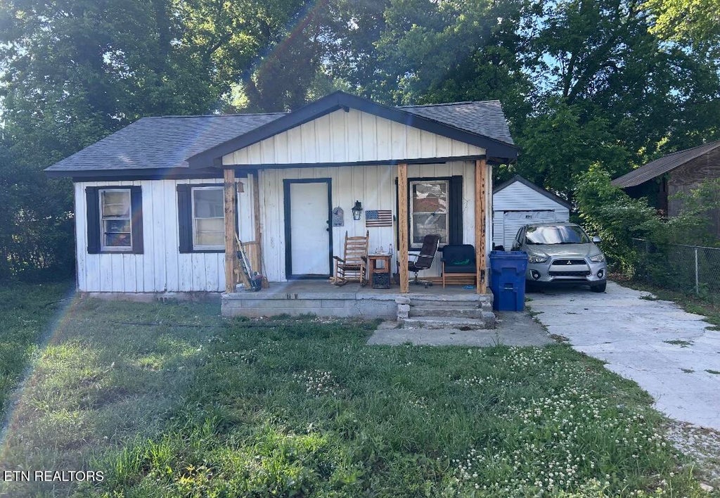 Photo of 312 Eblen Drive, Harriman, TN 37748 (MLS # 1351879)