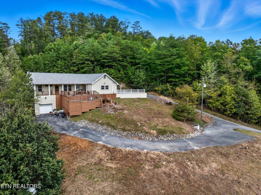 Photo of 1502 Valley Cove Way, Sevierville, TN 37862 (MLS # 1316795)