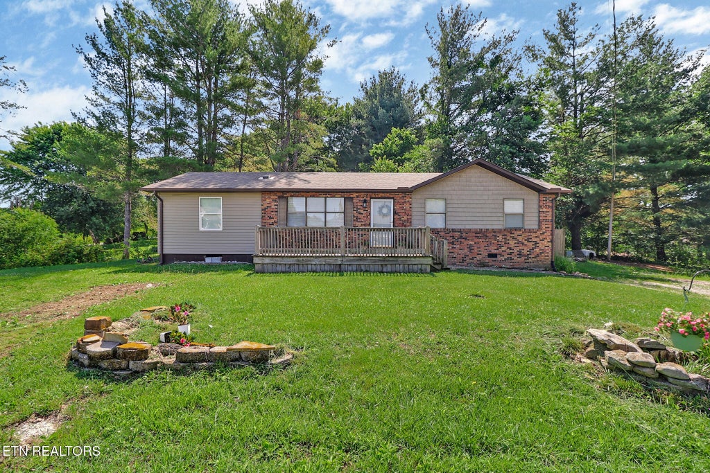 Photo of 730 Iris Ave, Jamestown, TN 38556 (MLS # 1343272)