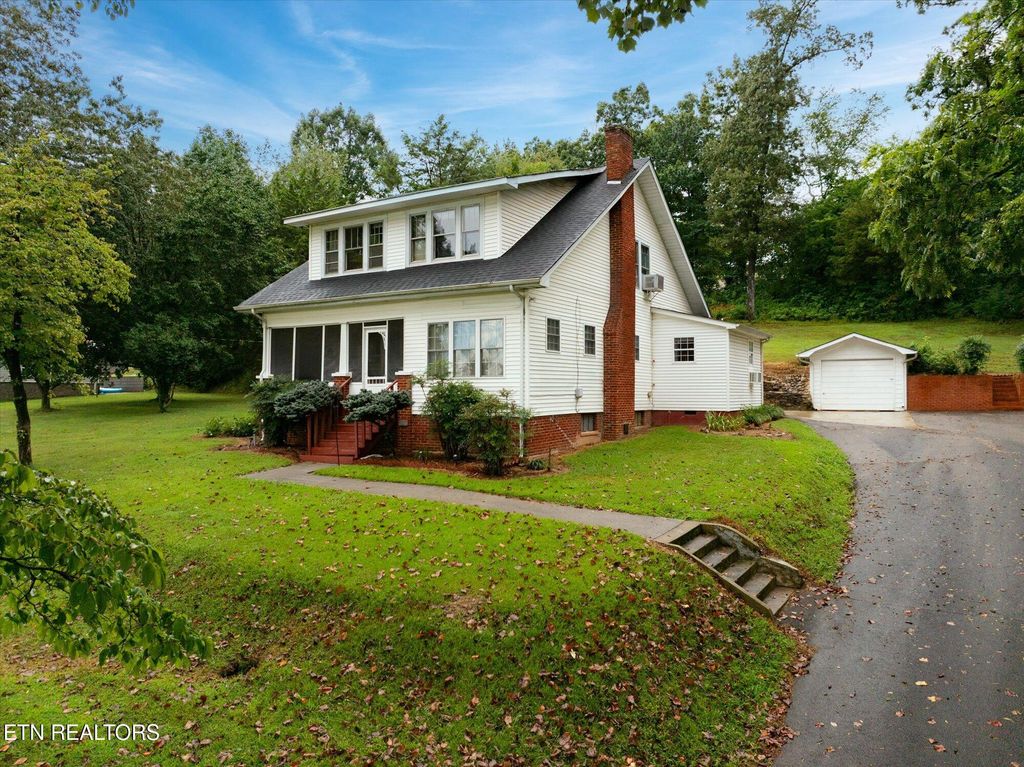 Photo of 618 Oak St, Athens, TN 37303 (MLS # 1331389)